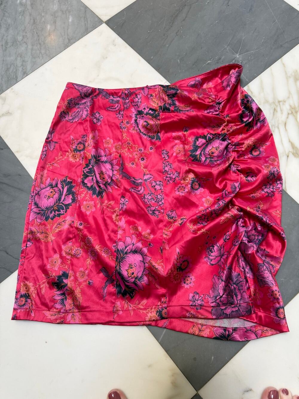 Free People Pink Floral Satin Ruched Mini Skirt Women’s Size 2